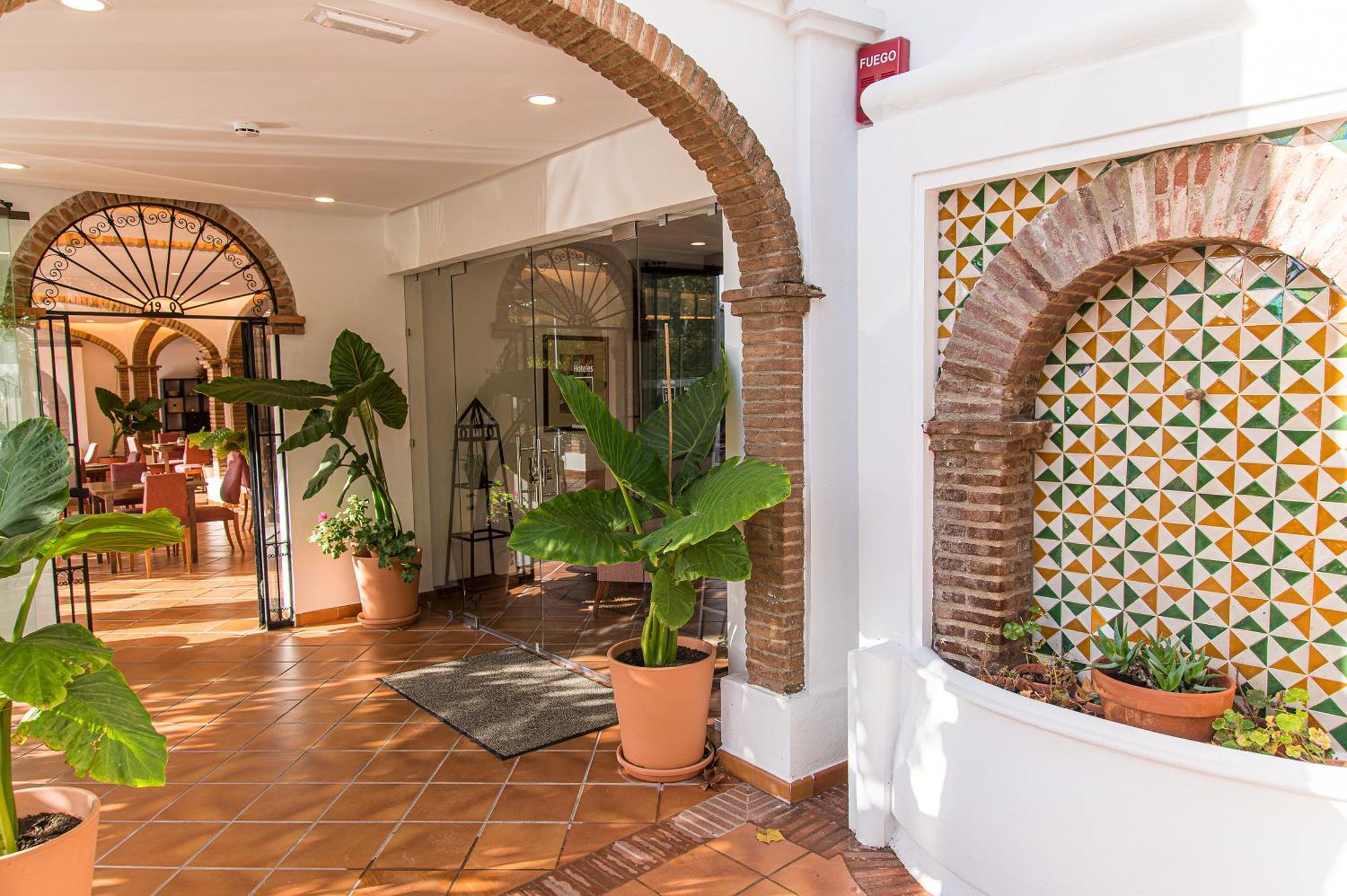 Hotel-Restaurante Casa Garcia Almonaster La Real Exterior photo