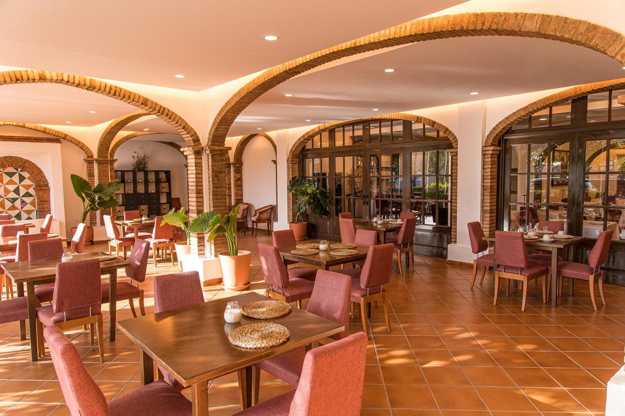 Hotel-Restaurante Casa Garcia Almonaster La Real Exterior photo