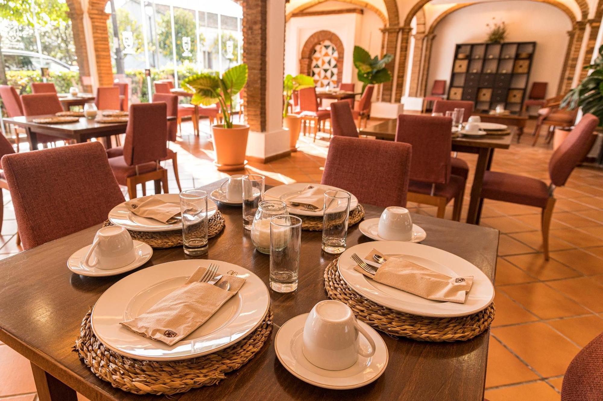 Hotel-Restaurante Casa Garcia Almonaster La Real Exterior photo